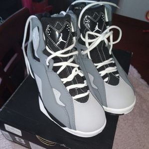 A pair of Jordan's size 8 in men